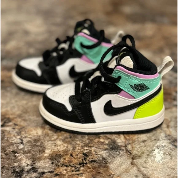 Jordan 1 Mid Pastel Black Toe baby shoe - Picture 3 of 5